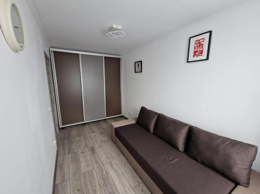 Delux Flat Straja-Lupeni Appartement Lupeni  Buitenkant foto